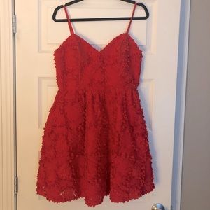 Stunning textured red cocktail dress!!♥️